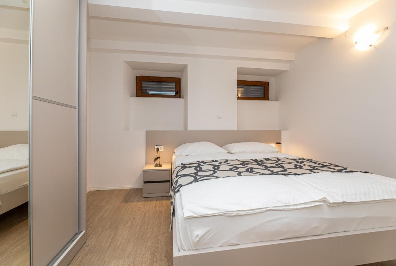 Apartments Crnekovic III Baška Esterno foto