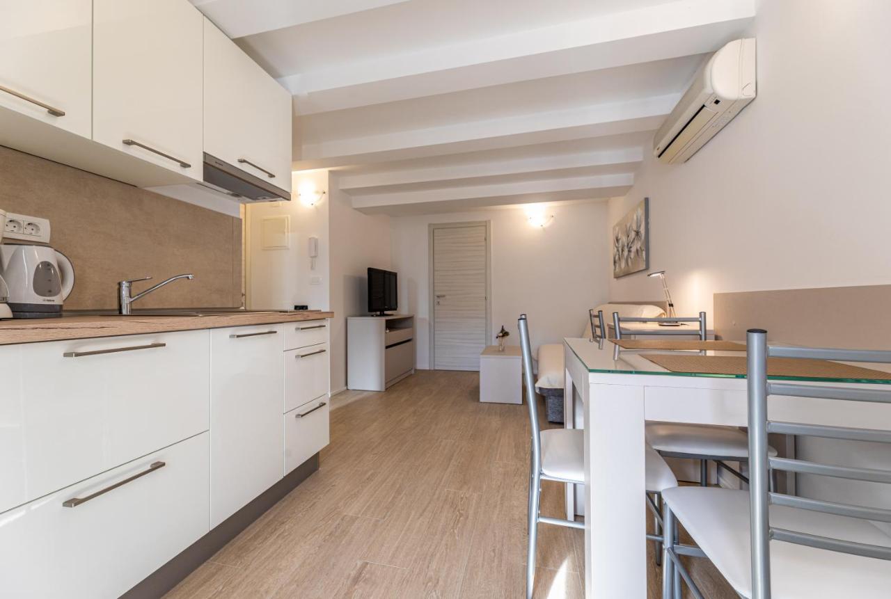 Apartments Crnekovic III Baška Esterno foto