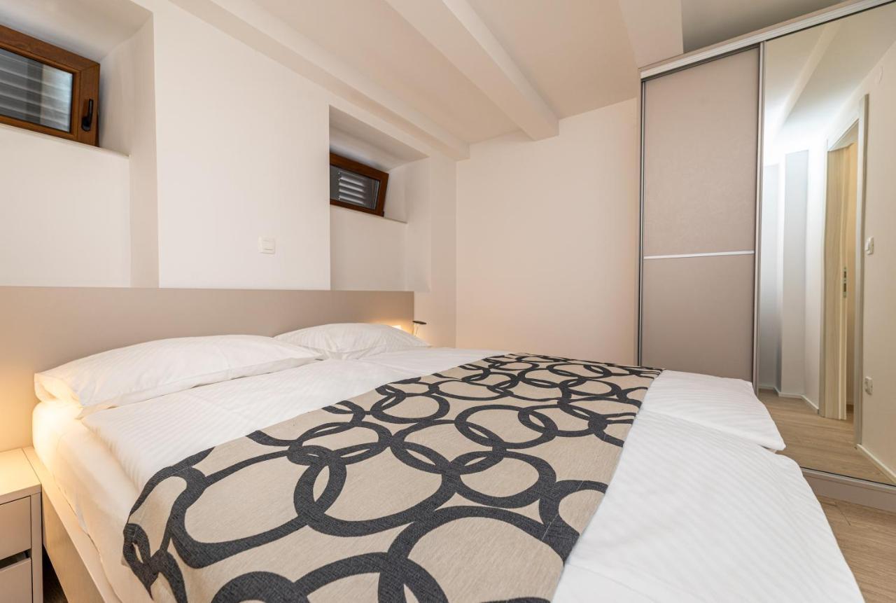 Apartments Crnekovic III Baška Esterno foto