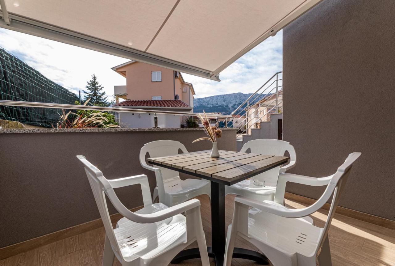 Apartments Crnekovic III Baška Esterno foto