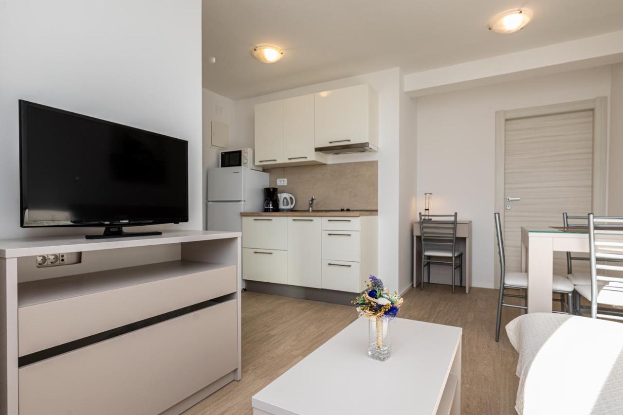 Apartments Crnekovic III Baška Esterno foto