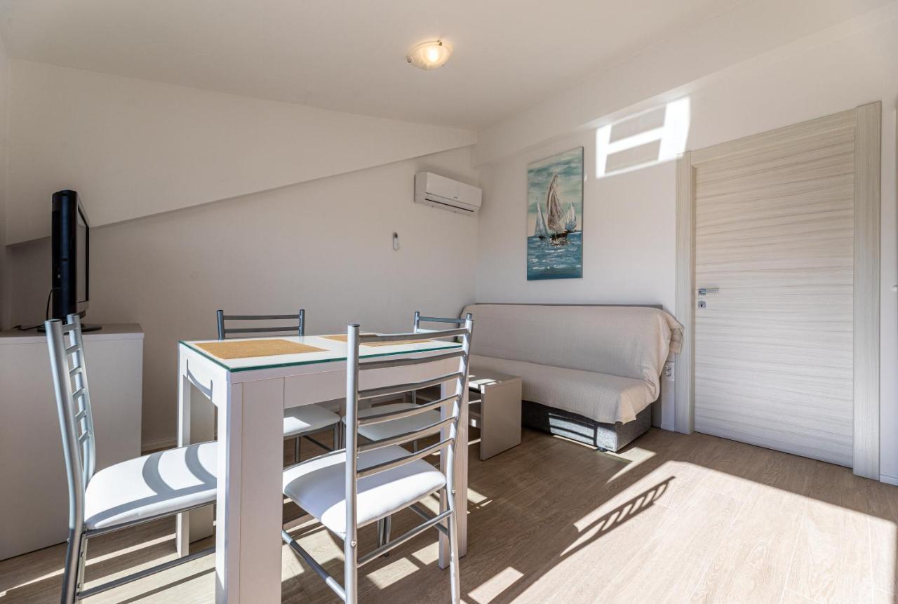 Apartments Crnekovic III Baška Esterno foto
