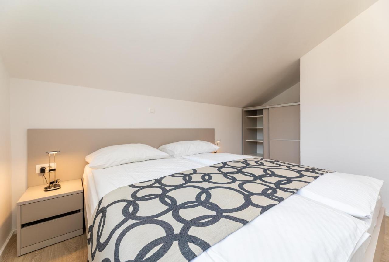 Apartments Crnekovic III Baška Esterno foto