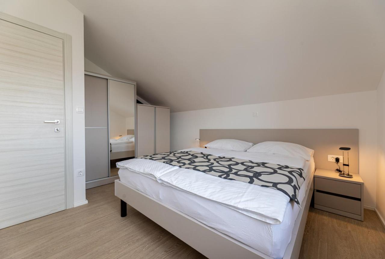 Apartments Crnekovic III Baška Esterno foto